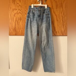 American Eagle Outfitters Mom Jeans